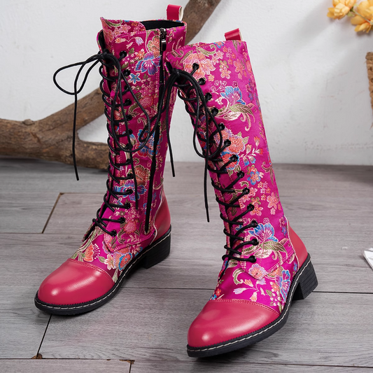 TINATII | Florale Fuchsia Kunstleder Stiefel für Damen