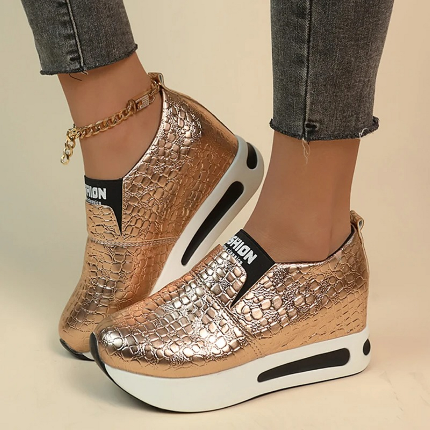 TINATII | Damen-Sneaker mit Schlangenmuster in Silber und Gold