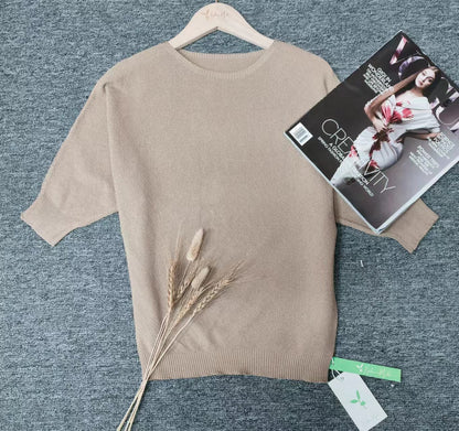 TINATII | Goldfarbener Rundhals-Pullover – Einfarbig & Elegant