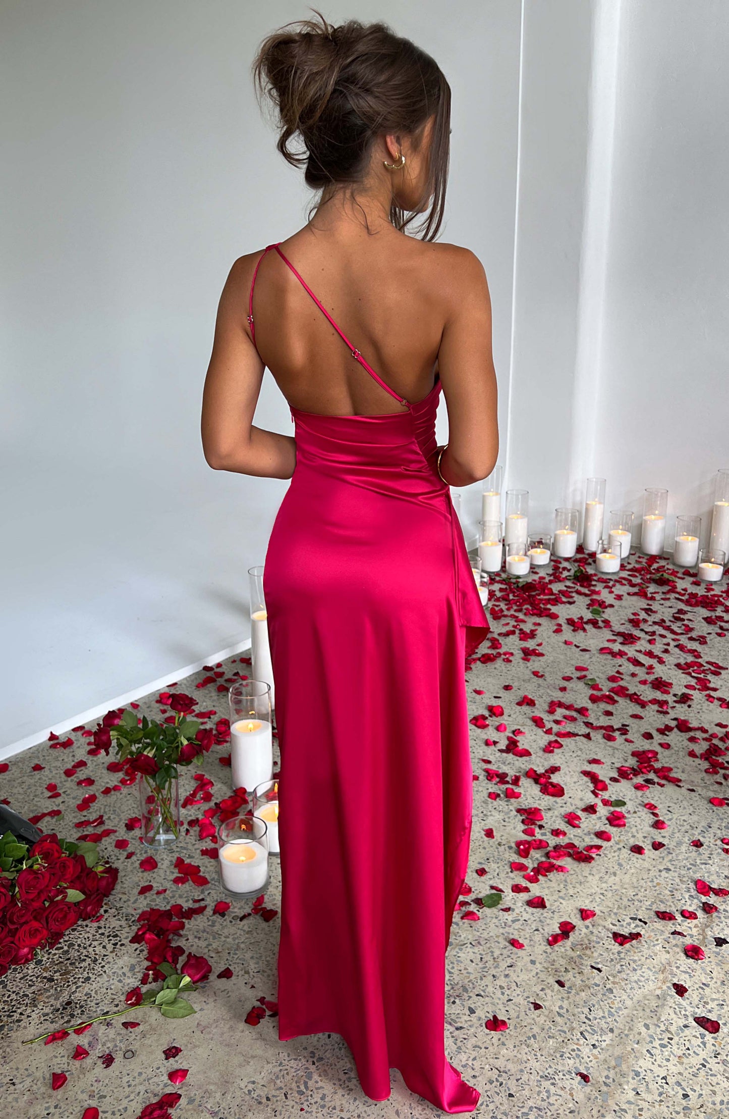 TINATII | Elegantes One-Shoulder-Kleid mit Drapierung