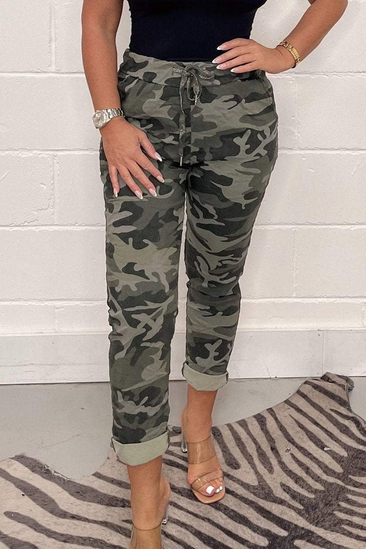 TINATII | Modische Camouflage Hose für Damen & Herren