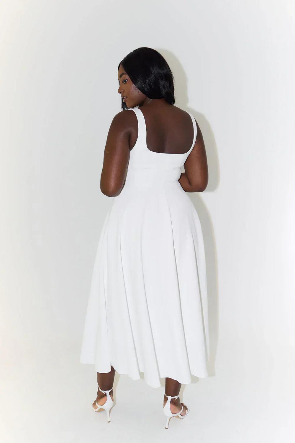 TINATII | Midi-Kleid mit Hoher Taille und Quadratischem Ausschnitt